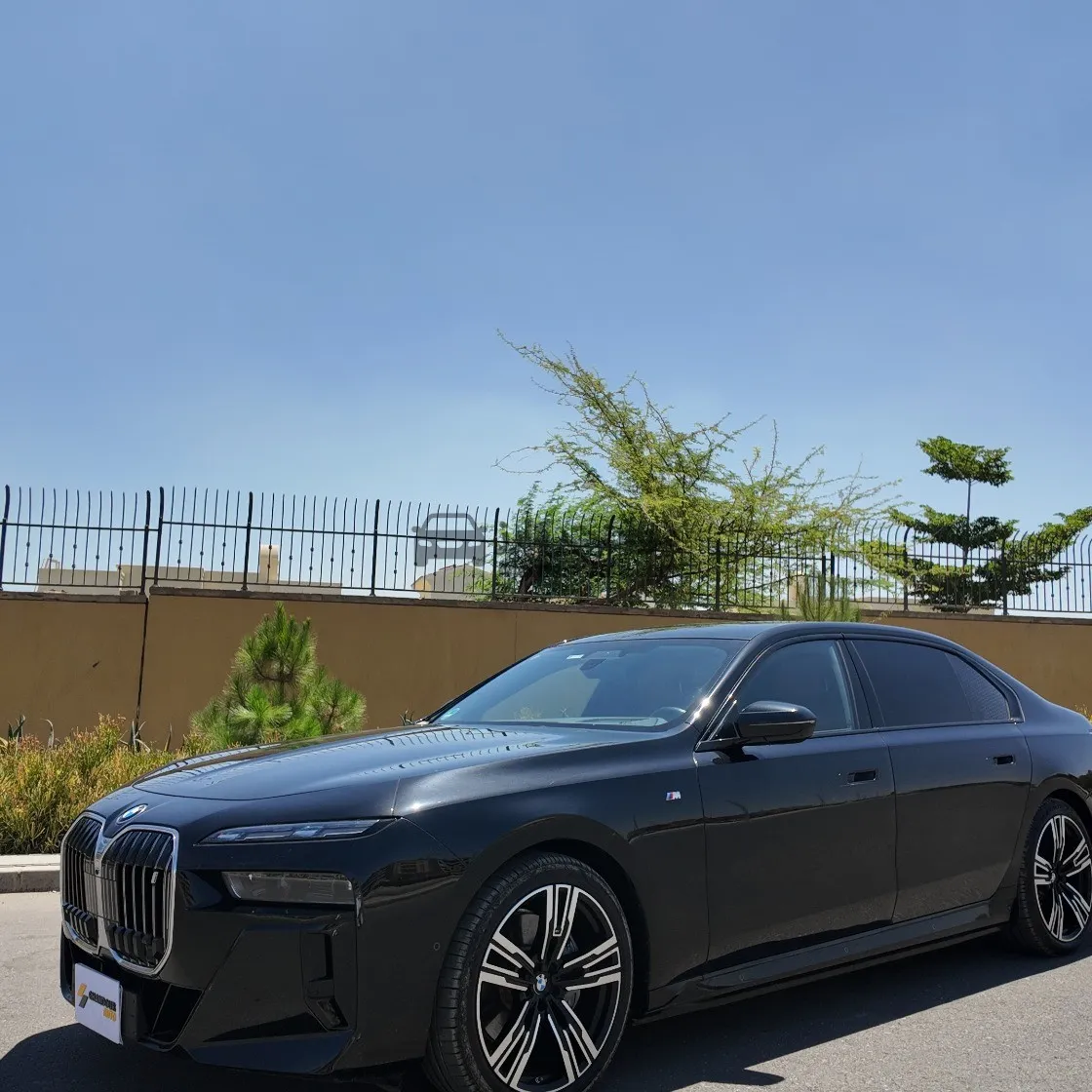 بي ام دبليو i7 موديل 2024 للبيع