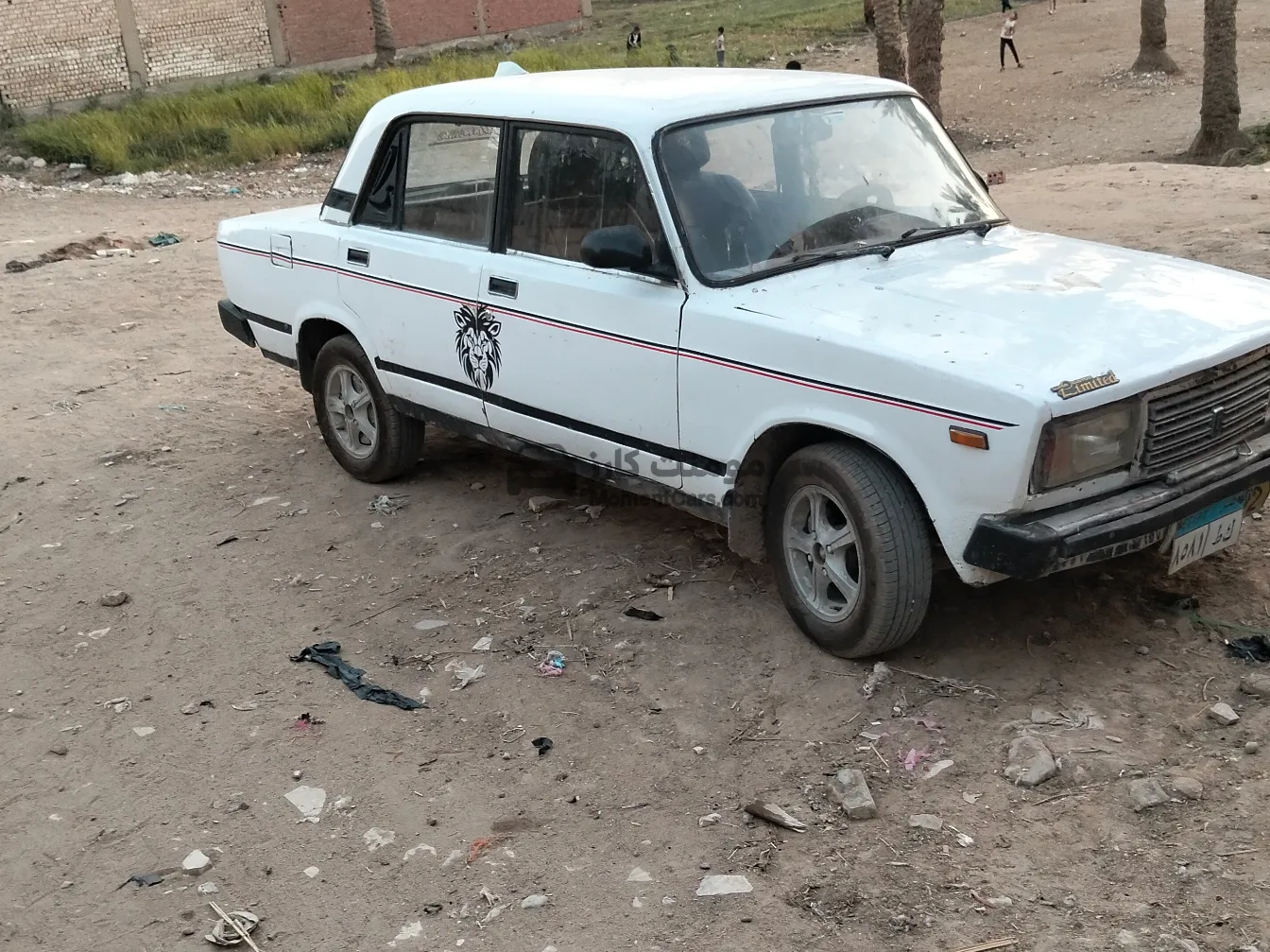 لادا 2105 موديل 1983 للبيع