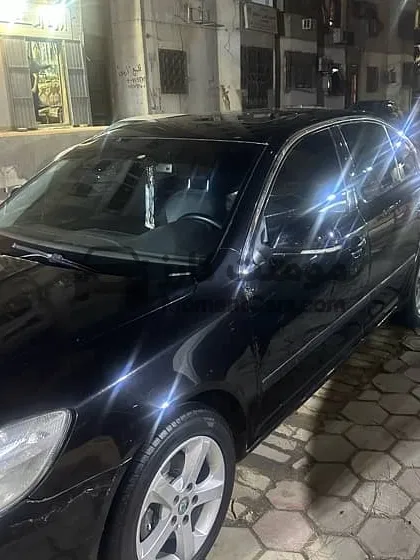 سكودا اوكتافيا 2013 اتوماتيك اعلى فئة فتحة سقف