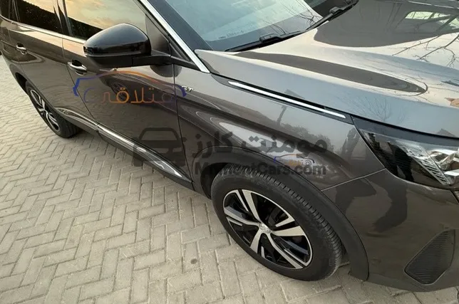 بيجو 5008 موديل 2022 GT اتوماتيك للبيع