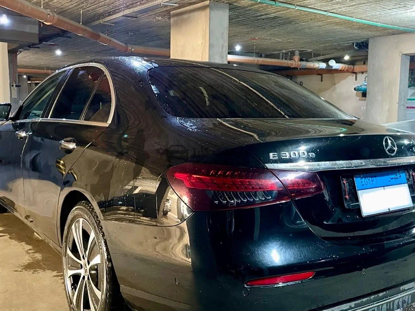 مرسيدس E300e 2021 هجين للبيع 30 ألف كم