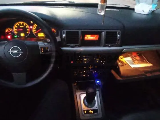 أوبل فيكترا 2008 اتوماتيك جلد حالة ممتازة للبيع