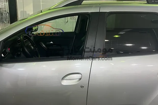 رينو داستر 2021 اعلى فئة اتوماتيك للبيع