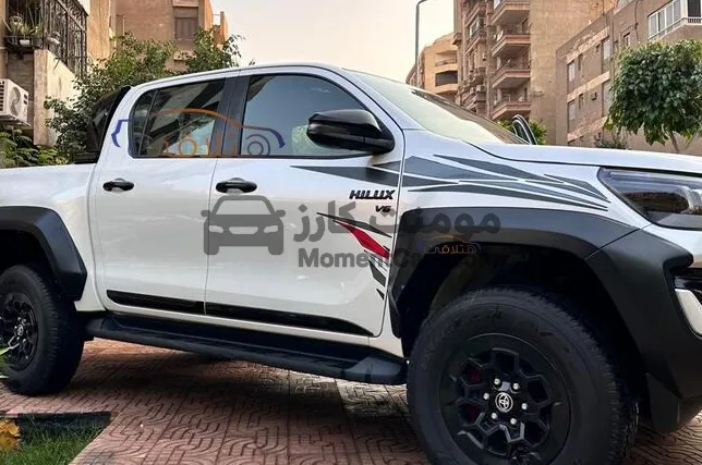 تويوتا هايلكس 2024 اتوماتيك ربع نقل للبيع