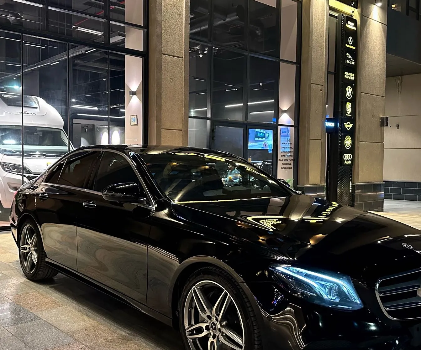 مرسيدس E200 2019 اتوماتيك للبيع 58 ألف كم