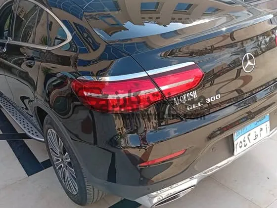 مرسيدس GLC 300 موديل 2019 أول يد بحالة ممتازة للبيع
