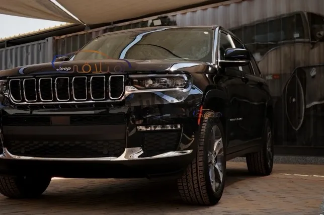 جيب جراند شيروكي 2025 اتوماتيك للبيع