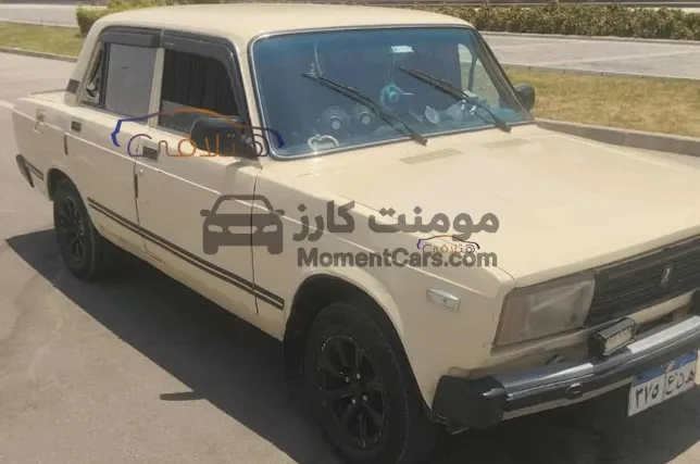 لادا 2105 مانيوال 1986 دواخل فابريكة للبيع