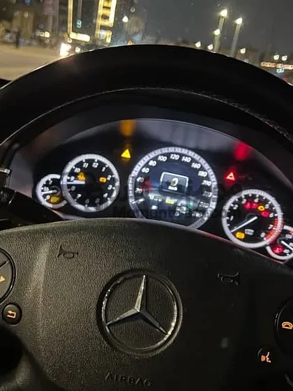 مرسيدس E200 2013 كلاسيك عداد قليل استعمال خفيف