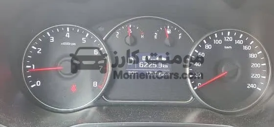 كيا كارينز 2015 اوتوماتيك للبيع بحالة ممتازة