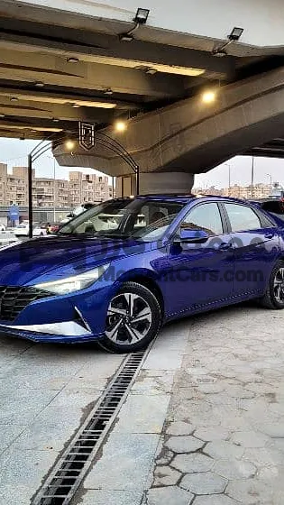 للبيع هيونداي إلينترا CN7 2021 فئة رابعة فابريكة بالكامل